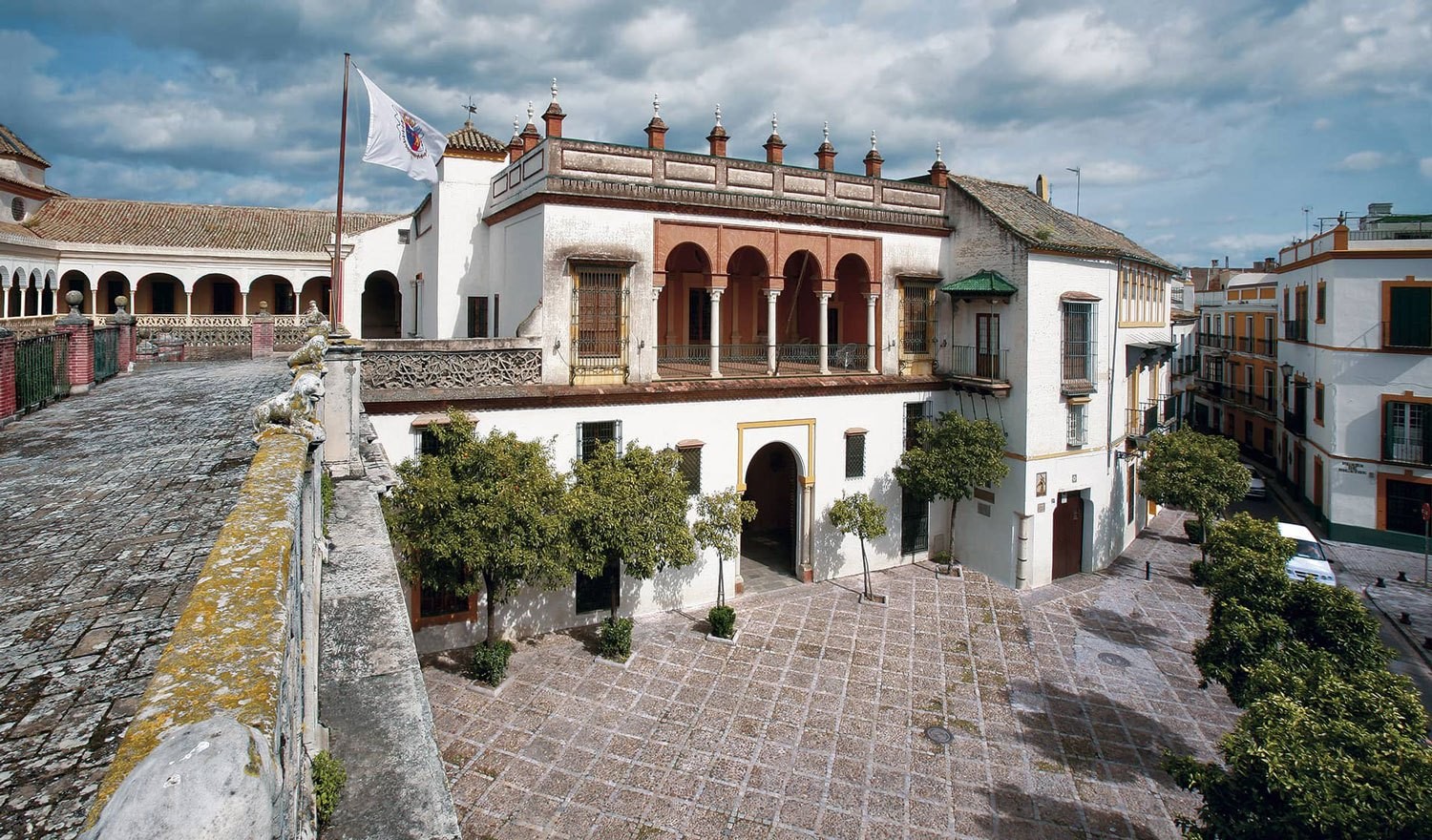 CRUCEROS TURÍSTICOS